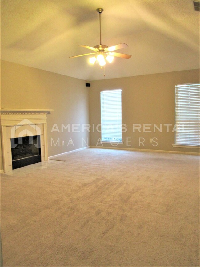 Foto del edificio - Home Available in Leeds! AVAILABLE NOW!!