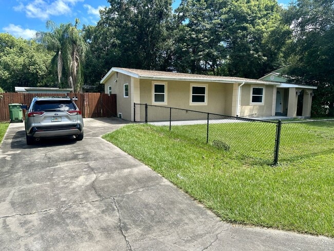 Foto del edificio - Large Renovated 4/2 by USF Available Now!