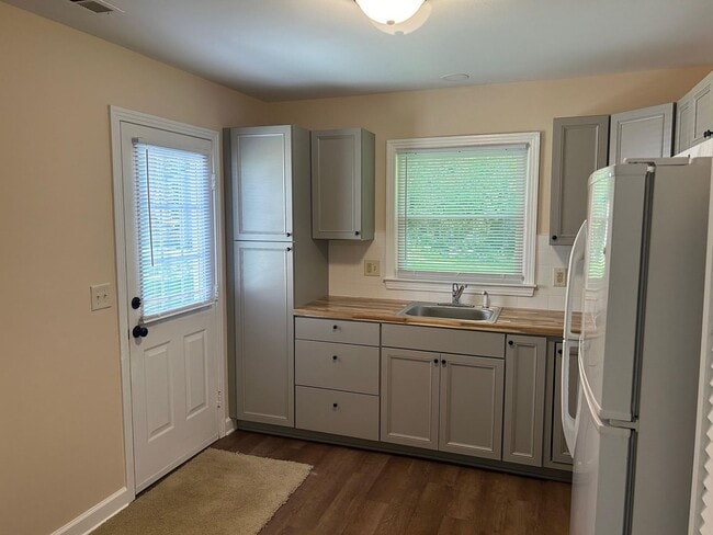 Building Photo - 606 North Avenue, Sanford NC 27330