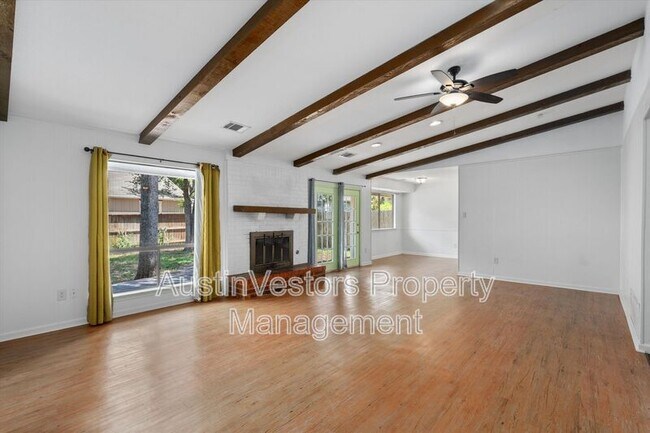 Foto del edificio - 10057 Woodland Village Dr