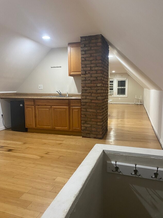 2196 Edgewood Rd Unit 3, Cleveland Heights, OH 44118 Apartments in