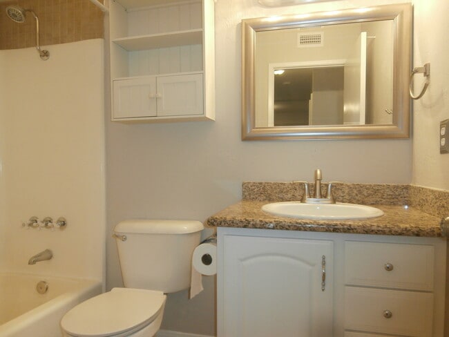 Building Photo - 13880 Via Rimini