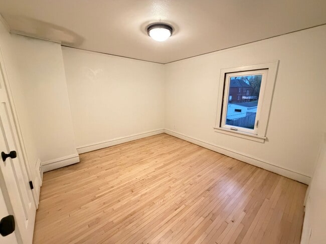 Building Photo - 1301-1303 Hammond Ave