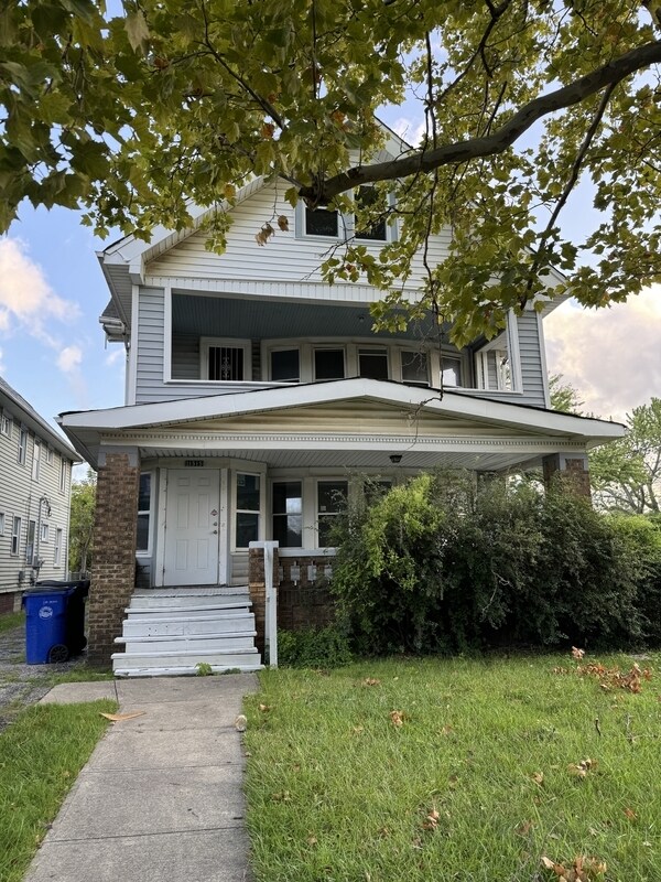 11515 Hopkins Ave, Cleveland, OH 44108 Condo for Rent in Cleveland