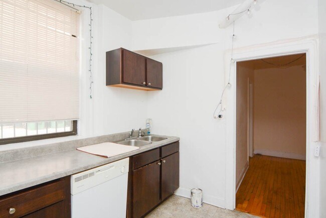 Foto del edificio - 2338 N Spaulding Ave