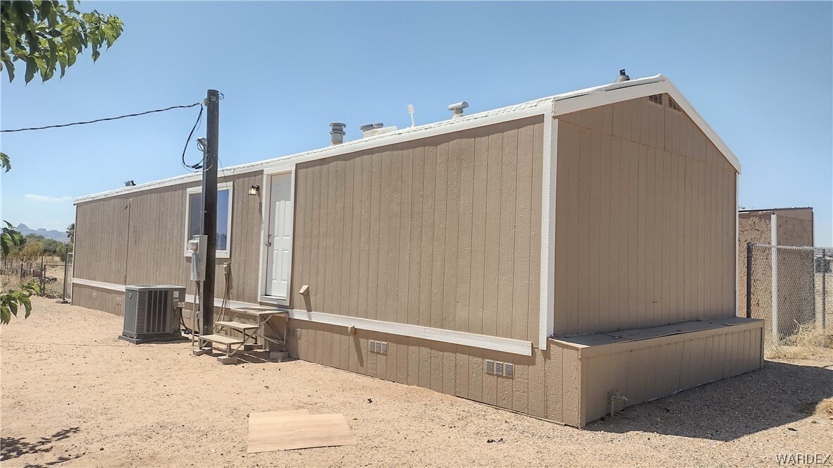 6153 Collins Dr, Golden Valley, AZ 86413 House Rental in Golden