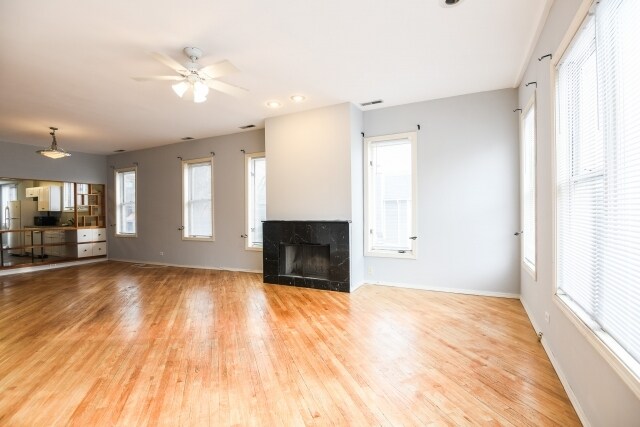 Building Photo - 3301 N Southport Ave