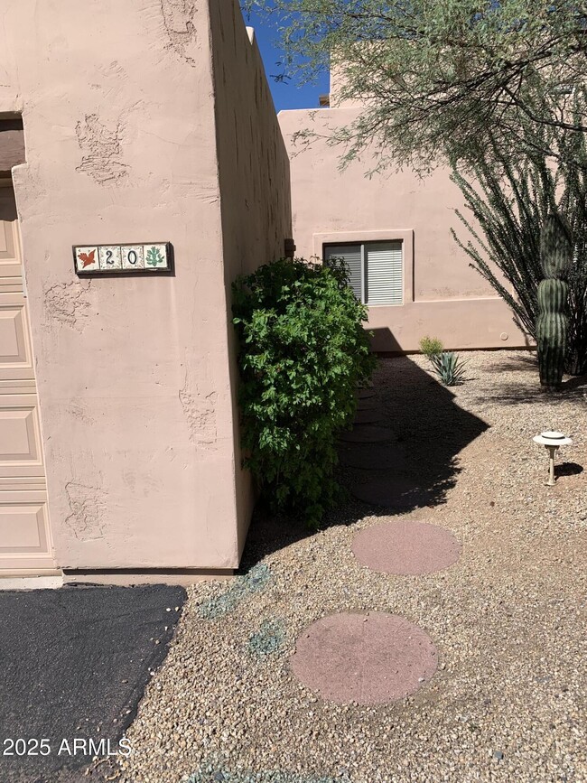 Building Photo - 38065 N Cave Creek Rd
