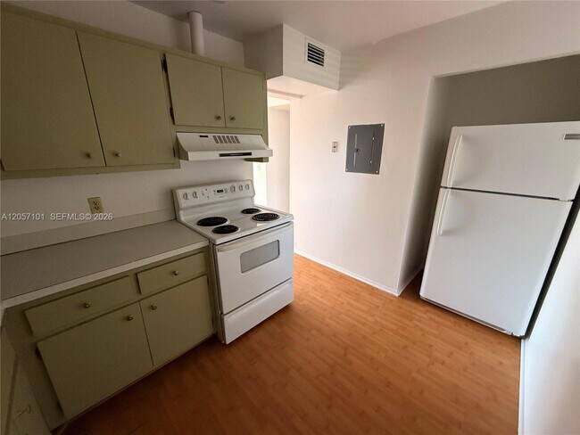 Building Photo - 7747 SW 86th St