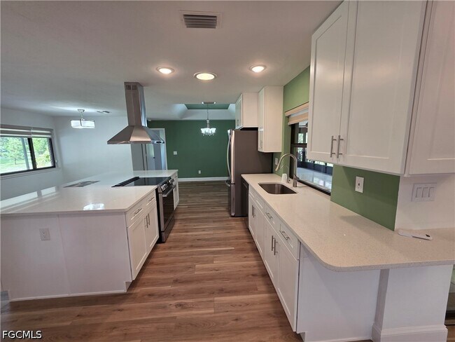 Foto del edificio - 1250 Riverbend Dr
