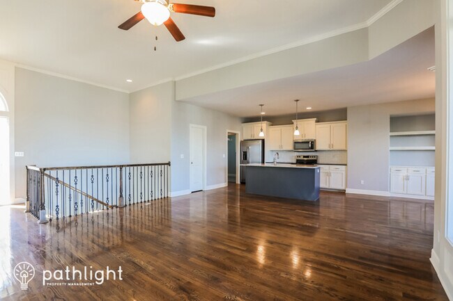 Building Photo - 913 Southeast Forest Ridge Court, Blue Spr...