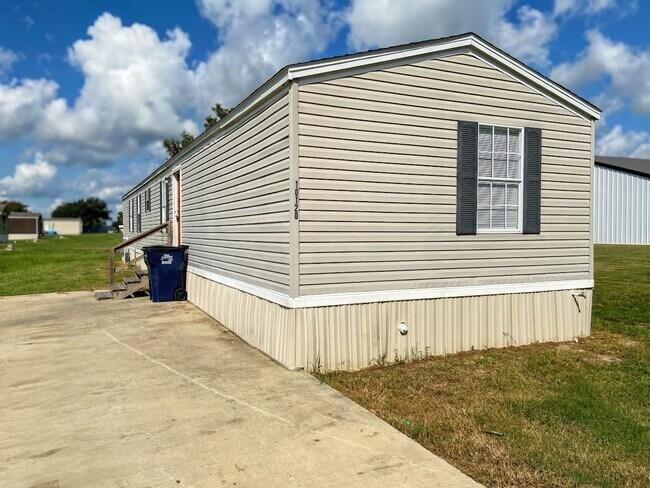 Building Photo - Convenient Bell City Rental | Just Minutes from the Helms Road LNG Park & Ride