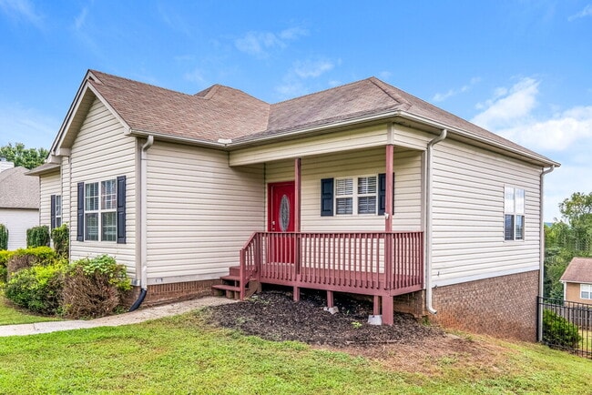 Building Photo - 310 Hidden Ridge Dr