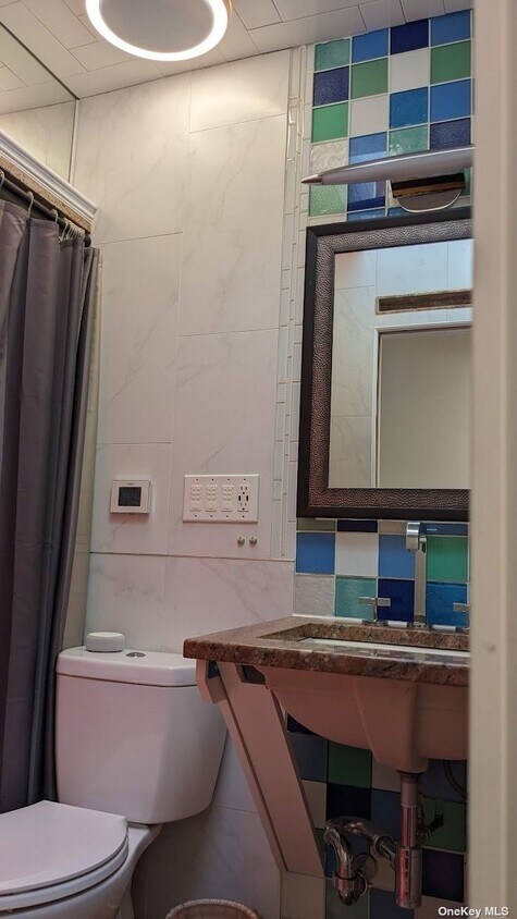 Foto principal - 216-18 39th Ave