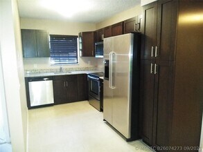Building Photo - 301 Norwood Terrace