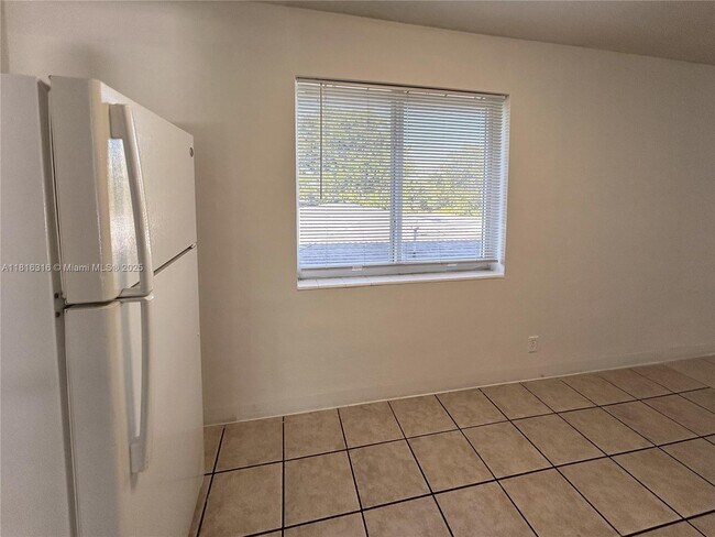 Foto del edificio - 3049 NW 9th Ave