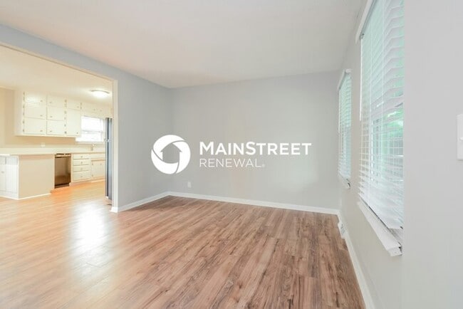 Building Photo - 3 Bedroom Pet-Friendly Home in Birmingham, AL with Main Street Renewal
