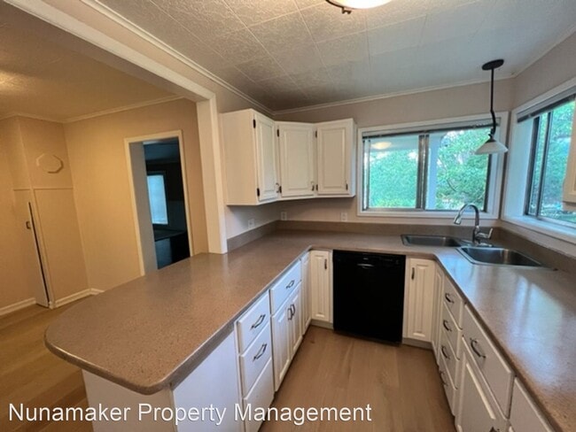 Building Photo - 2 br, 2 bath House - 140 SE Oak Street