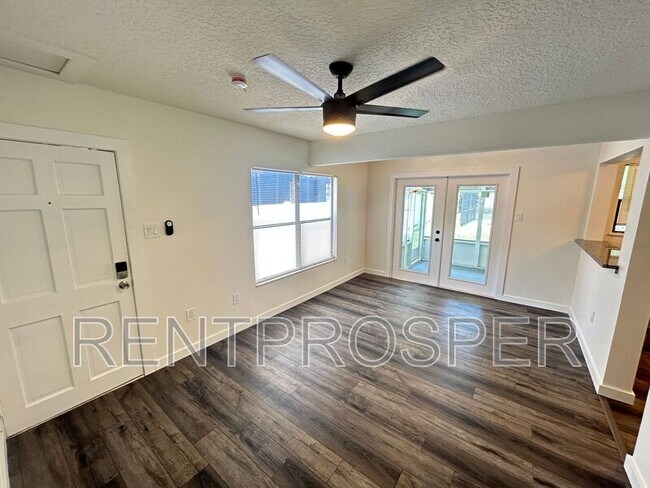 Foto del edificio - 1303 E Harding St