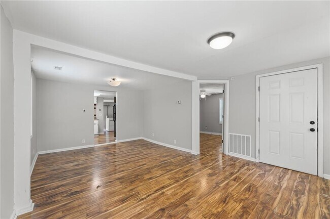 Foto del edificio - 2221 Paul Ave NW