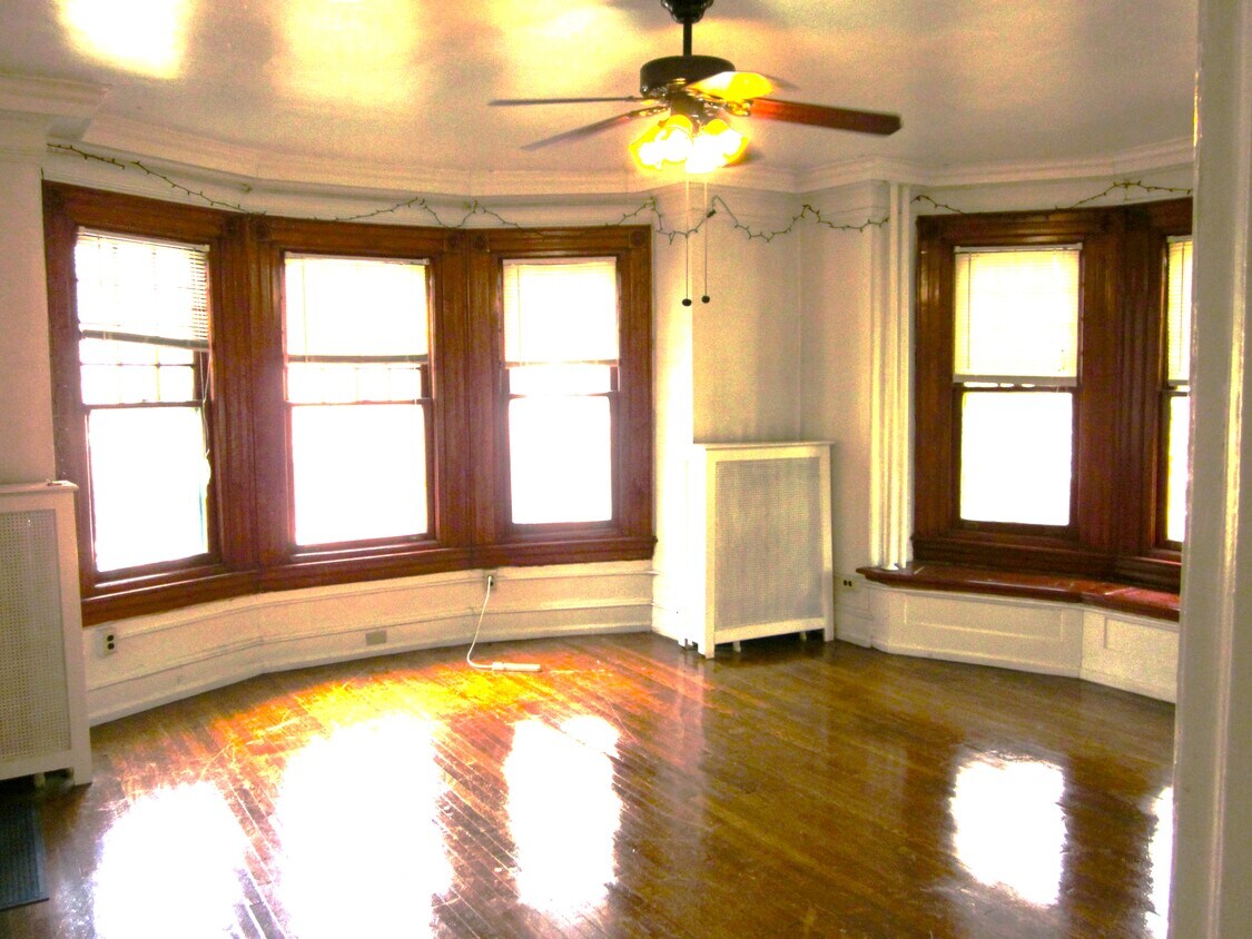Living room - 1108 S 46th St