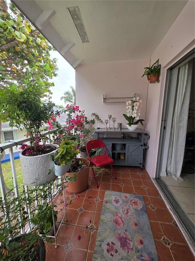 Foto del edificio - 7424 SW 82nd St