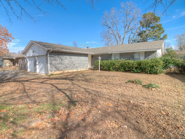 Building Photo - 1613 Pecan Ave