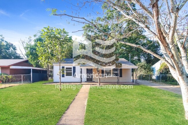 Building Photo - 201 25th St