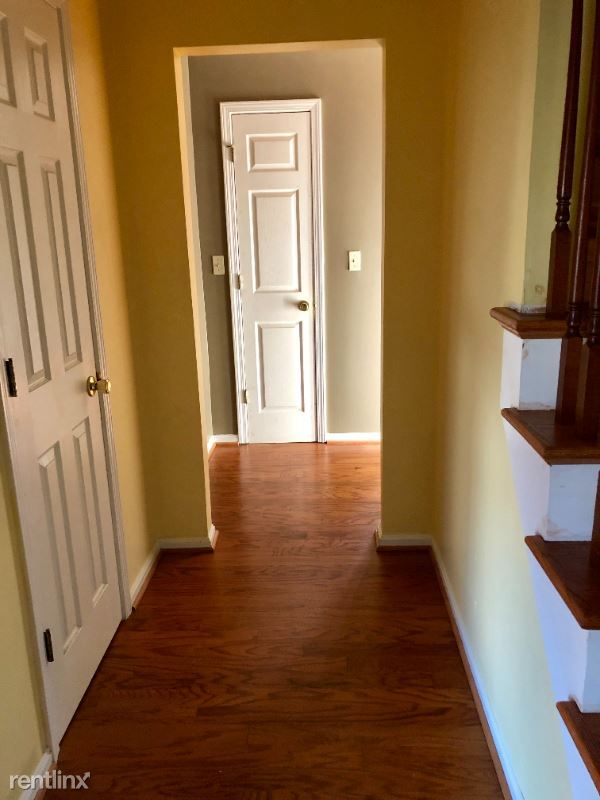 Building Photo - 4 br, 2.5 bath House - 4214 Holly Tree Dr