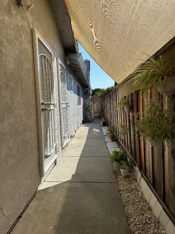 Foto del edificio - 914 McCreery Ave