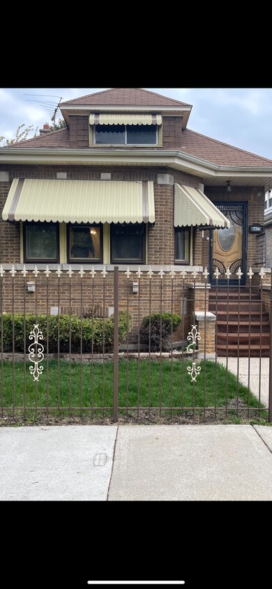 Foto principal - 736 E 104th Pl