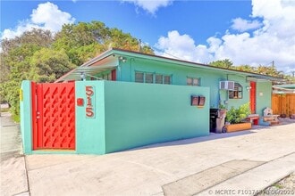 Building Photo - 515 SW 4th Ave