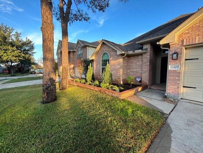 Building Photo - 11907 Canyon Rock Ln