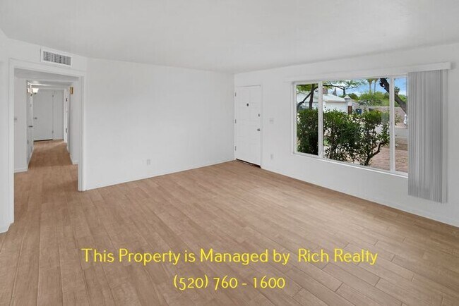 Building Photo - Gorgeous Spacious 4 Bedroom Home with a Ma...