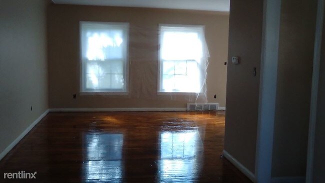 Foto del edificio - 17164 Evergreen Rd