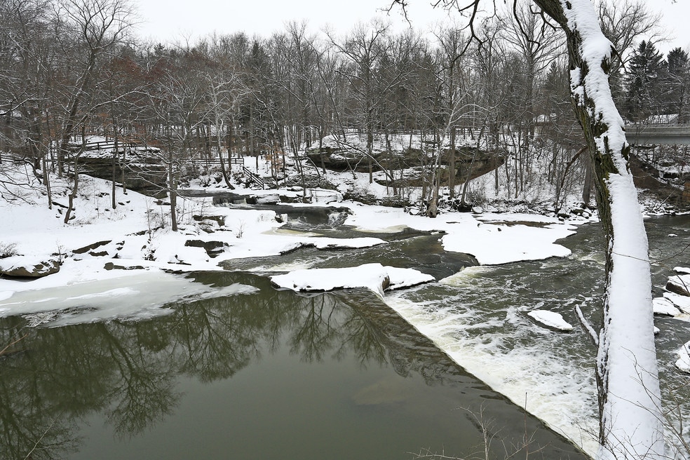 Apartments For Rent in Olmsted Falls, OH with Extra Storage 7 Rentals