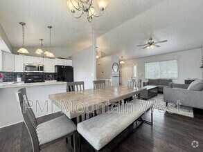 Building Photo - 484 E 900 N