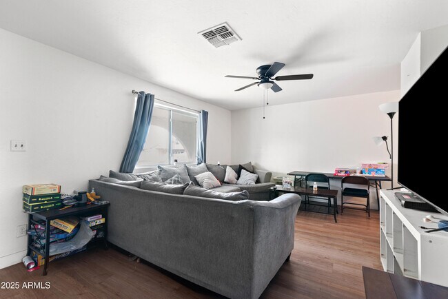 Building Photo - 5546 W Encanto Blvd