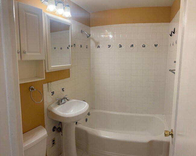 Foto del edificio - 6003 N Belt St