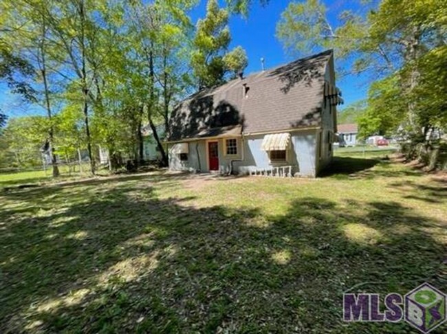 Foto del edificio - 3846 Charles Street - 4 bedrooms 2 baths