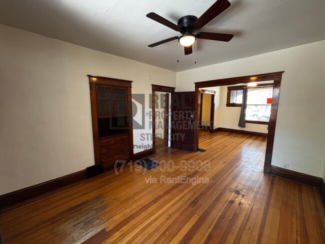 Foto del edificio - 210 W Evans Ave