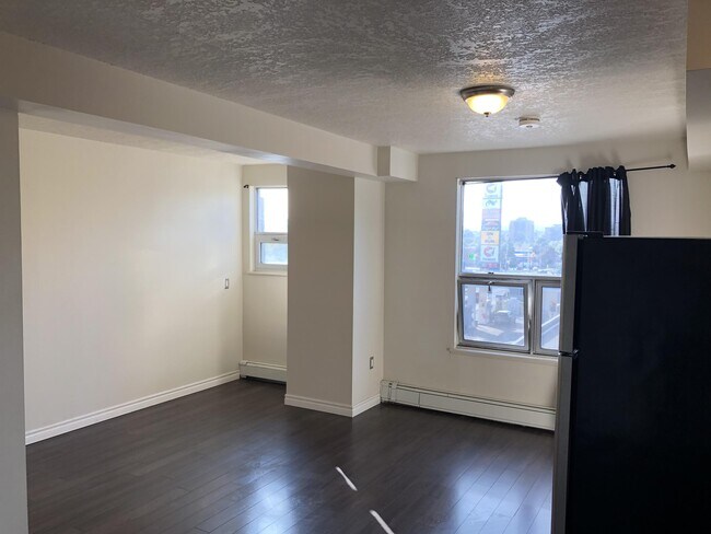Photo du bâtiment - 570-570 King St W