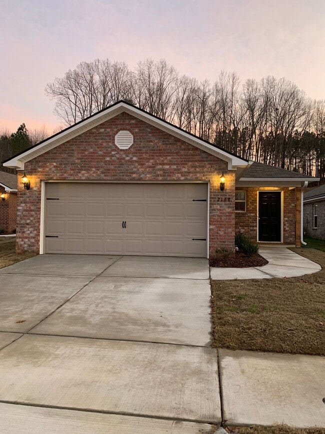 Building Photo - *PRE-LEASING* Three Bedroom | Two Bathroom...