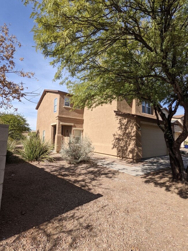 Building Photo - 4 Bedroom and 2.5 Bath Rental
