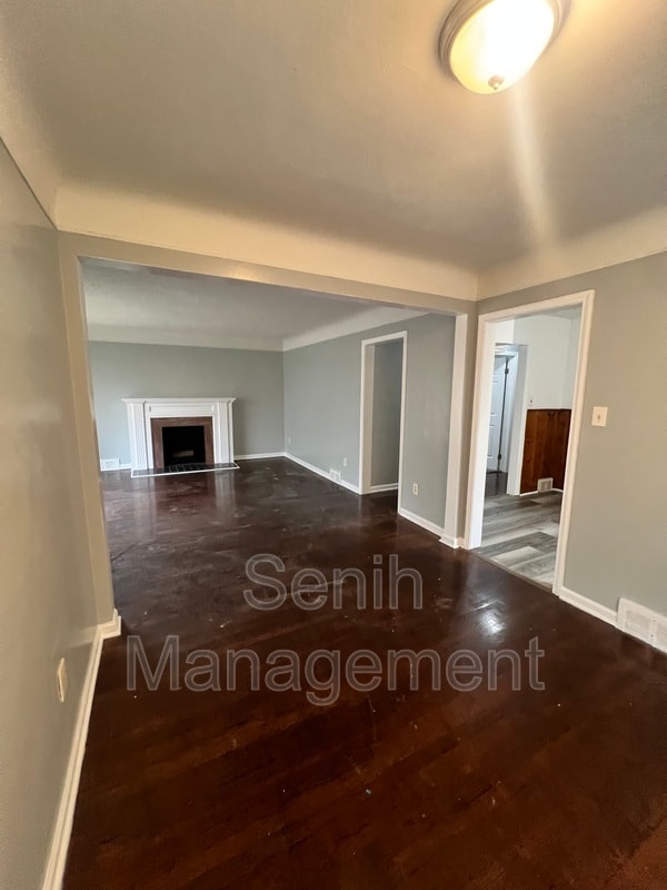 Building Photo - 7334 Thatcher St