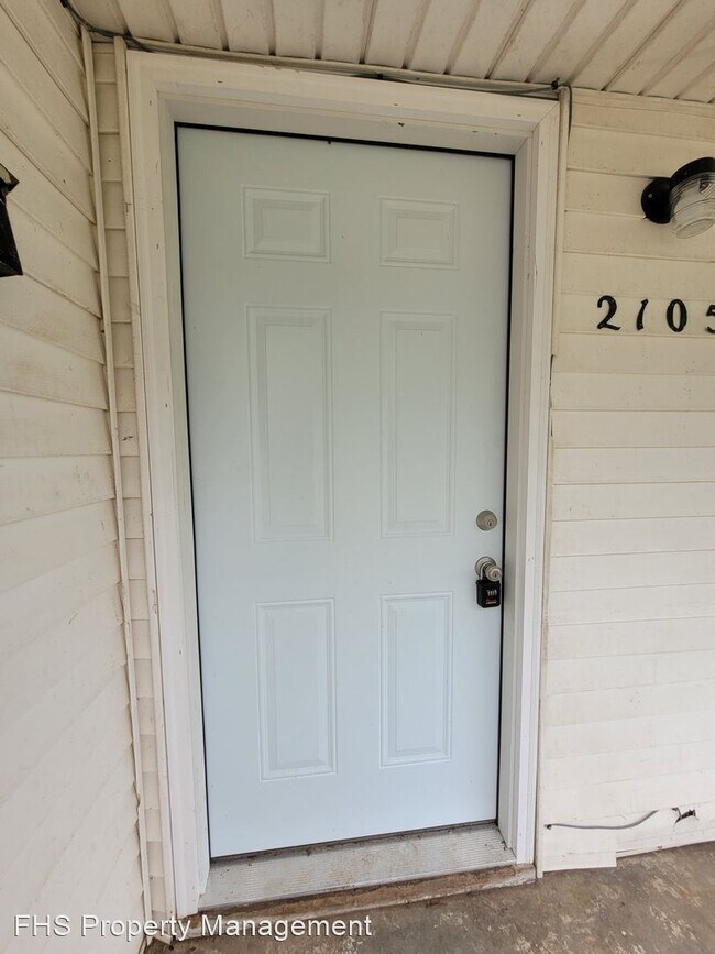 Building Photo - 3 br, 2 bath House - 2105 N Albertha Ave