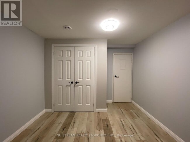 Building Photo - 30 Hickorynut Dr