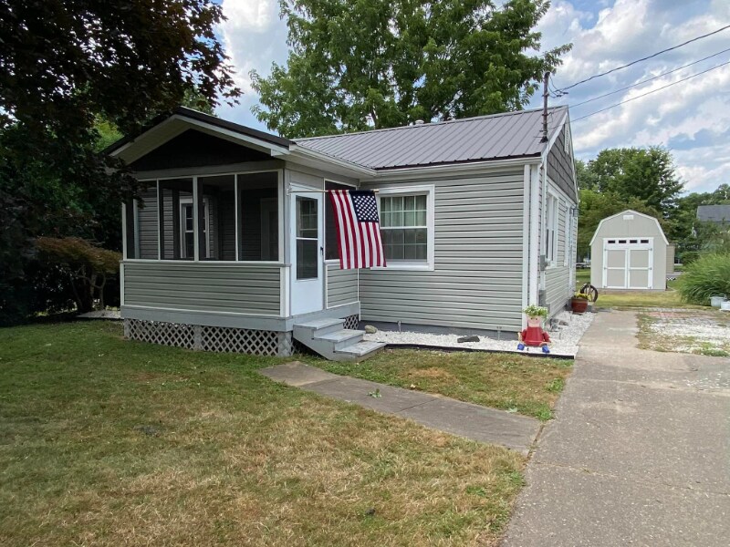 309 55th St, Vienna, WV 26105 House for Rent in Vienna, WV