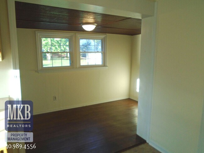 Building Photo - 3 Bedroom 2 Bath in Garden City