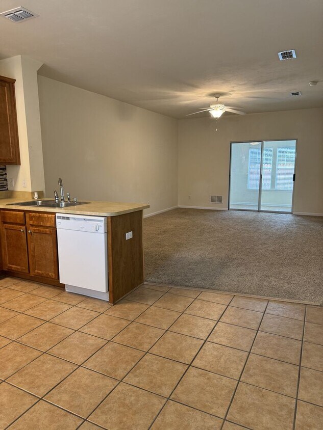 Building Photo - Townhouse in Downtown Crawfordville